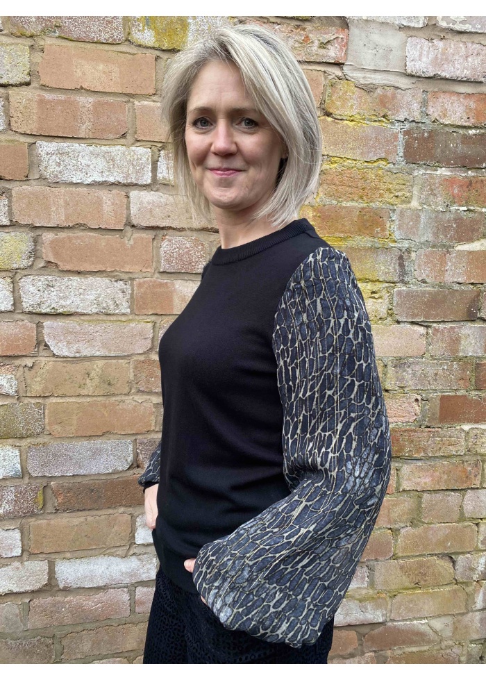 Blank | Black jumper with chiffon sleeves