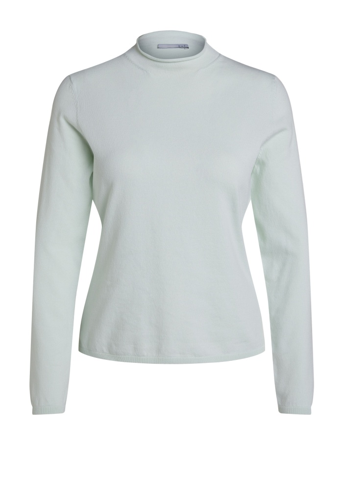 Oui | Pale green top