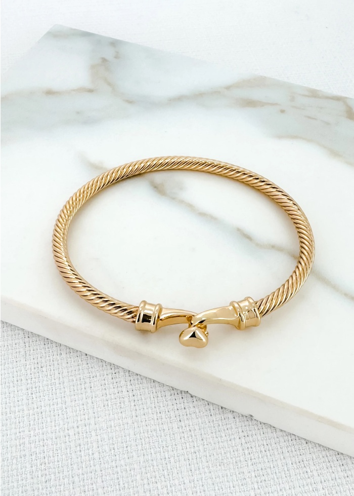 Envy | Heart Clasp Bracelet