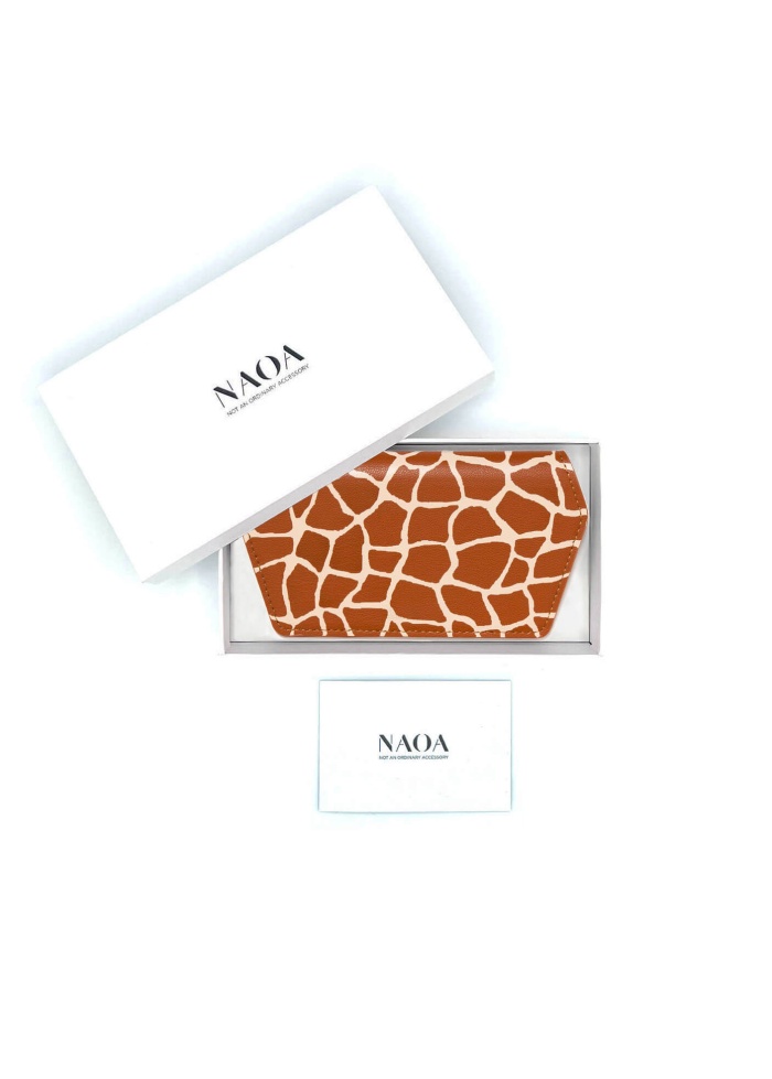 NAOA | Apple Leather Slim Glasses Case Giraffe