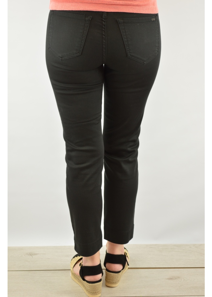 JonnyQ | Sabrina Crop