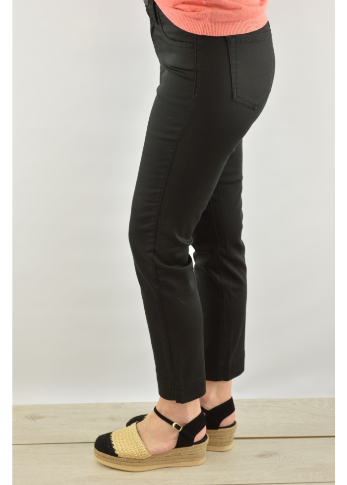 JonnyQ | Sabrina Crop