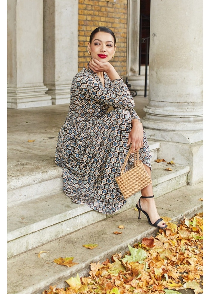 Onjenu | Sharon Altair Black Midi Dress