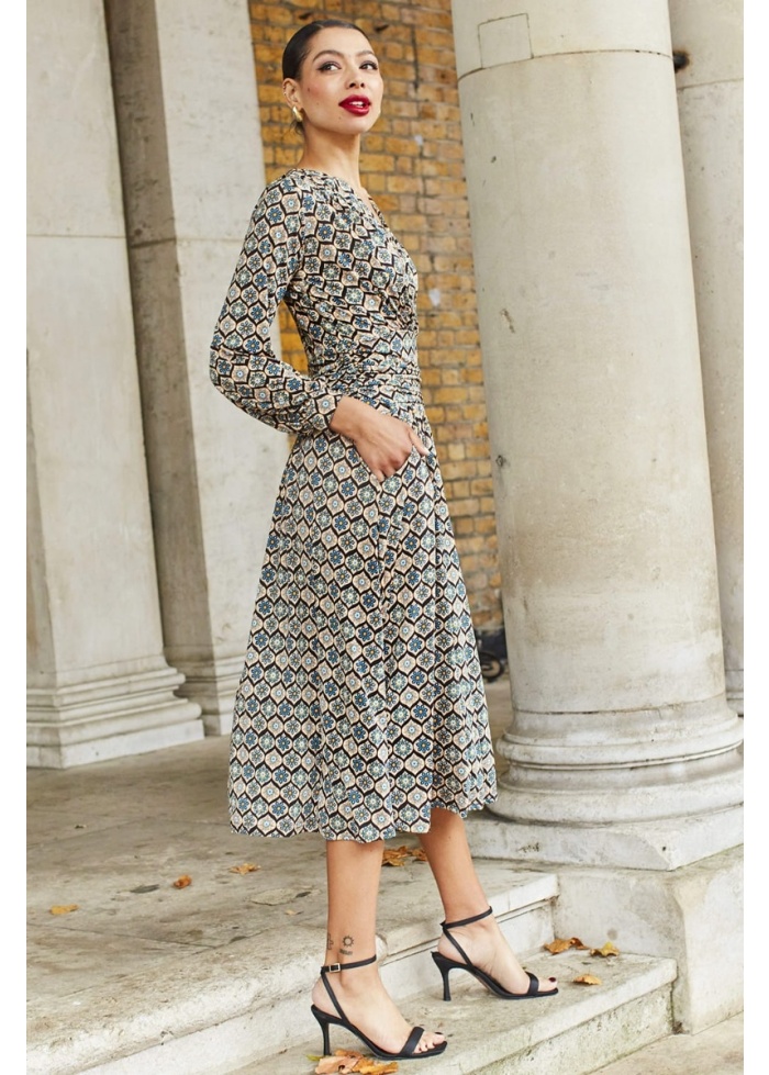 Onjenu | Sharon Altair Black Midi Dress