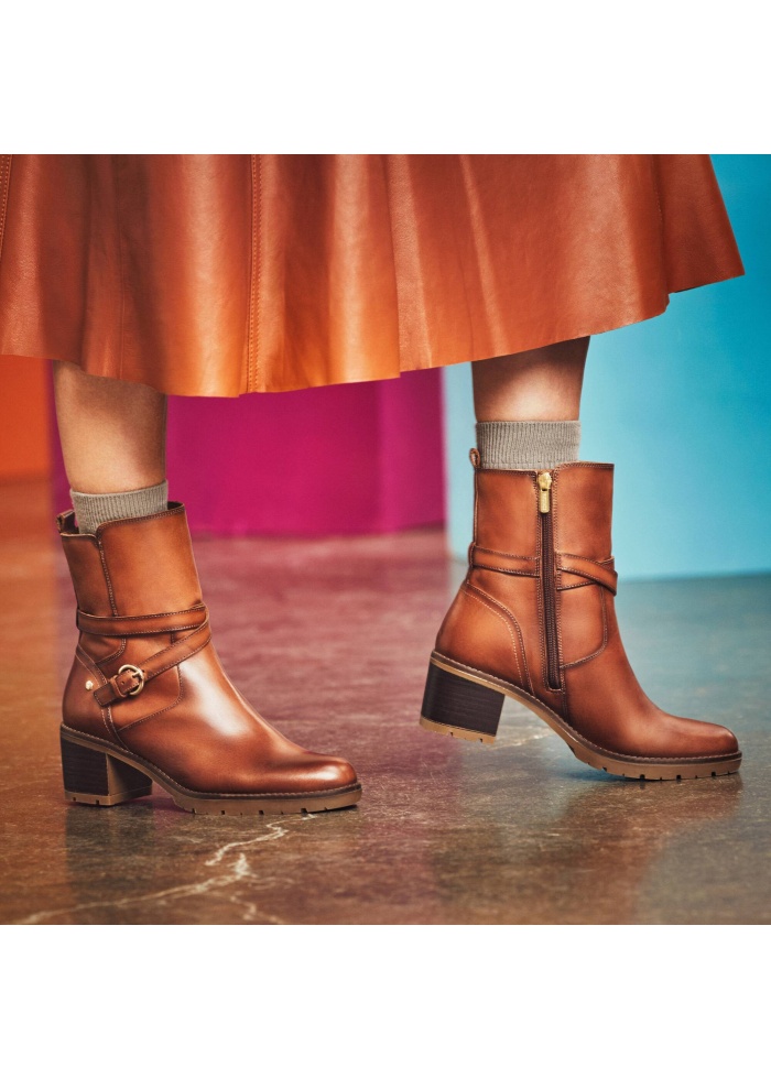 Pikolino | Buckle Detail Tan Ankle Boot